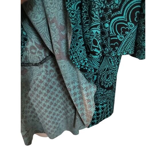 3771) Susan Graver Green Black Mix Print Tiered Mockneck 3/4 Sleeve Pullon Top M - Picture 4 of 8